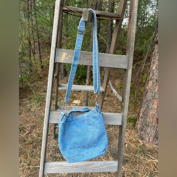 Denim crossbody purse and shoulder bag EUC - Picture 15 of 17